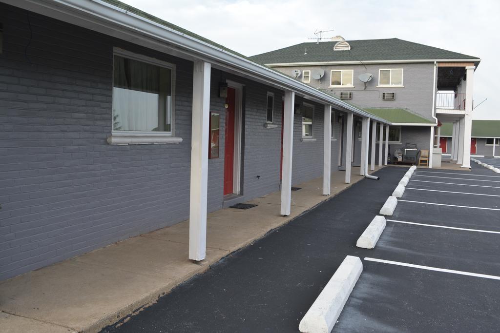 Red Carpet Inn & Suites New Cumberland Eksteriør bilde