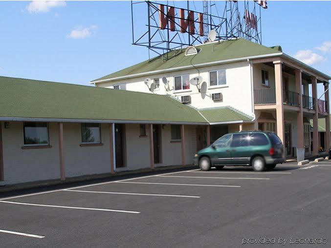 Red Carpet Inn & Suites New Cumberland Eksteriør bilde